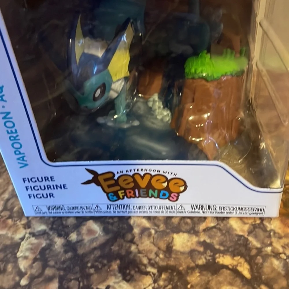 Friends of eevee vaporeon funko pop - Picture 2 of 4